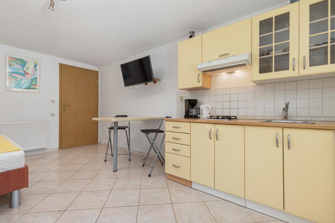 Haus Eva Apartment Novigrad  Bagian luar foto