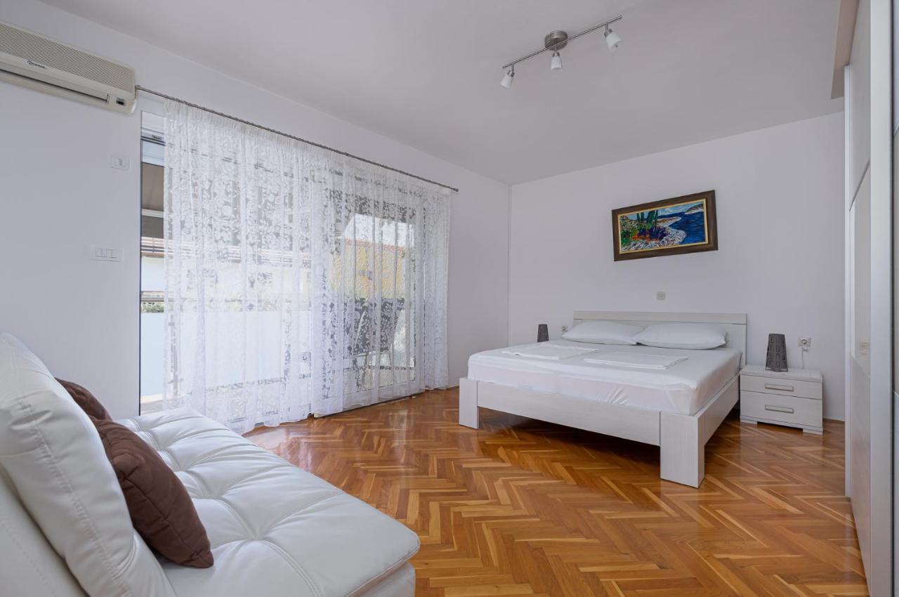 Haus Eva Apartment Novigrad  Bagian luar foto