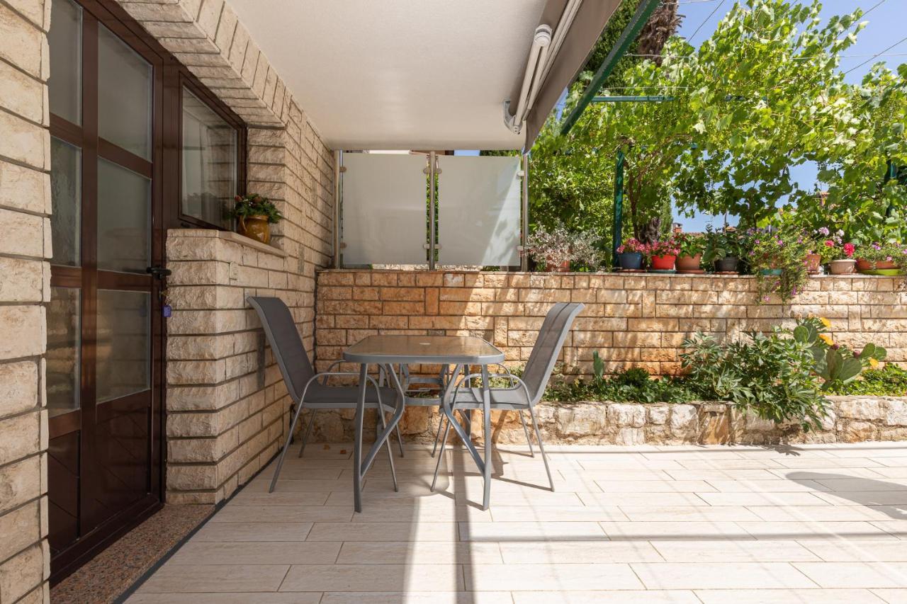 Haus Eva Apartment Novigrad  Bagian luar foto