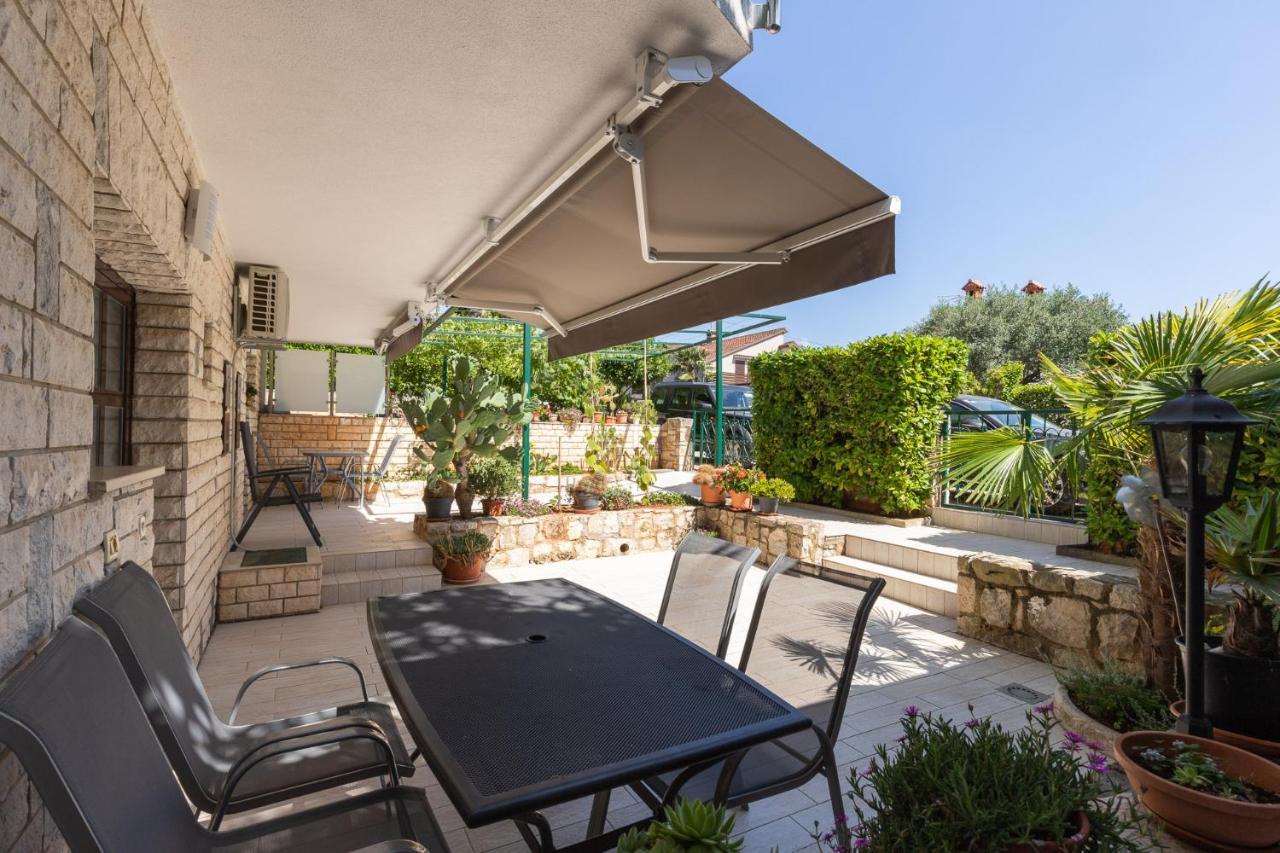 Haus Eva Apartment Novigrad  Bagian luar foto
