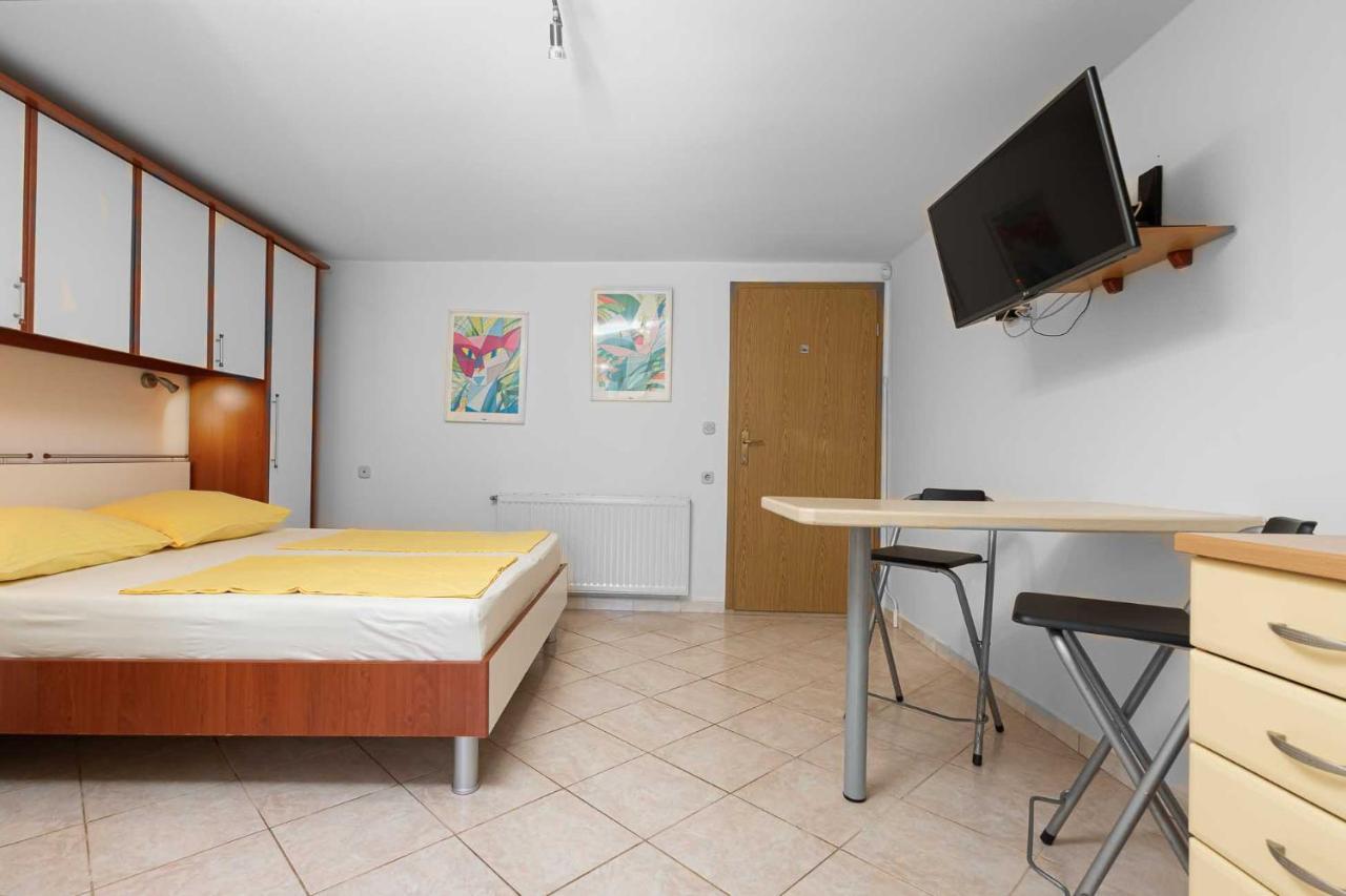 Haus Eva Apartment Novigrad  Bagian luar foto