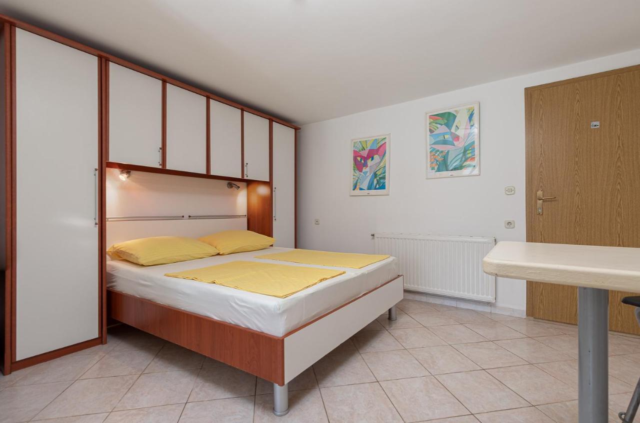 Haus Eva Apartment Novigrad  Bagian luar foto