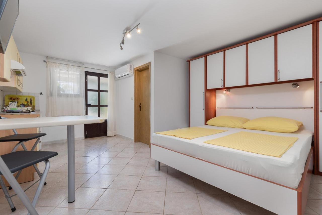 Haus Eva Apartment Novigrad  Bagian luar foto