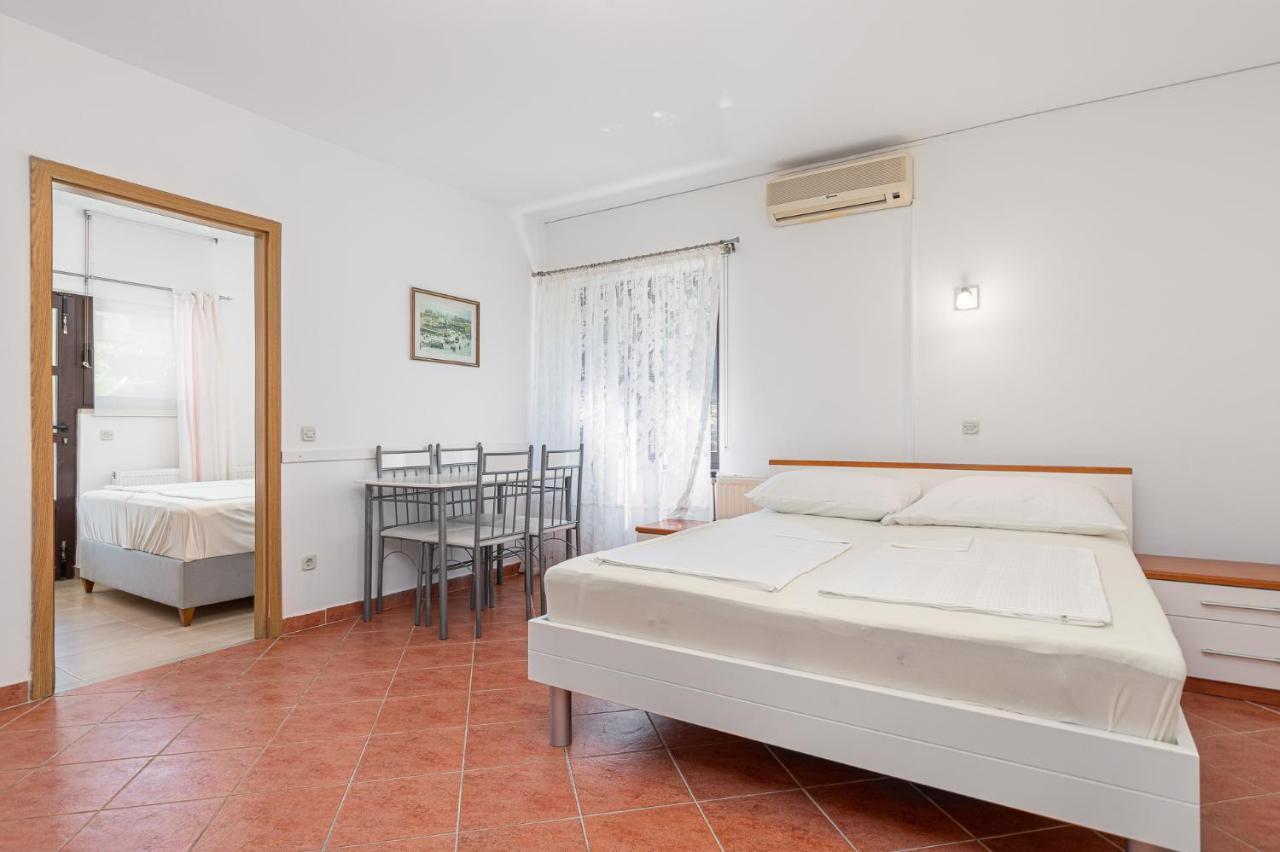 Haus Eva Apartment Novigrad  Bagian luar foto