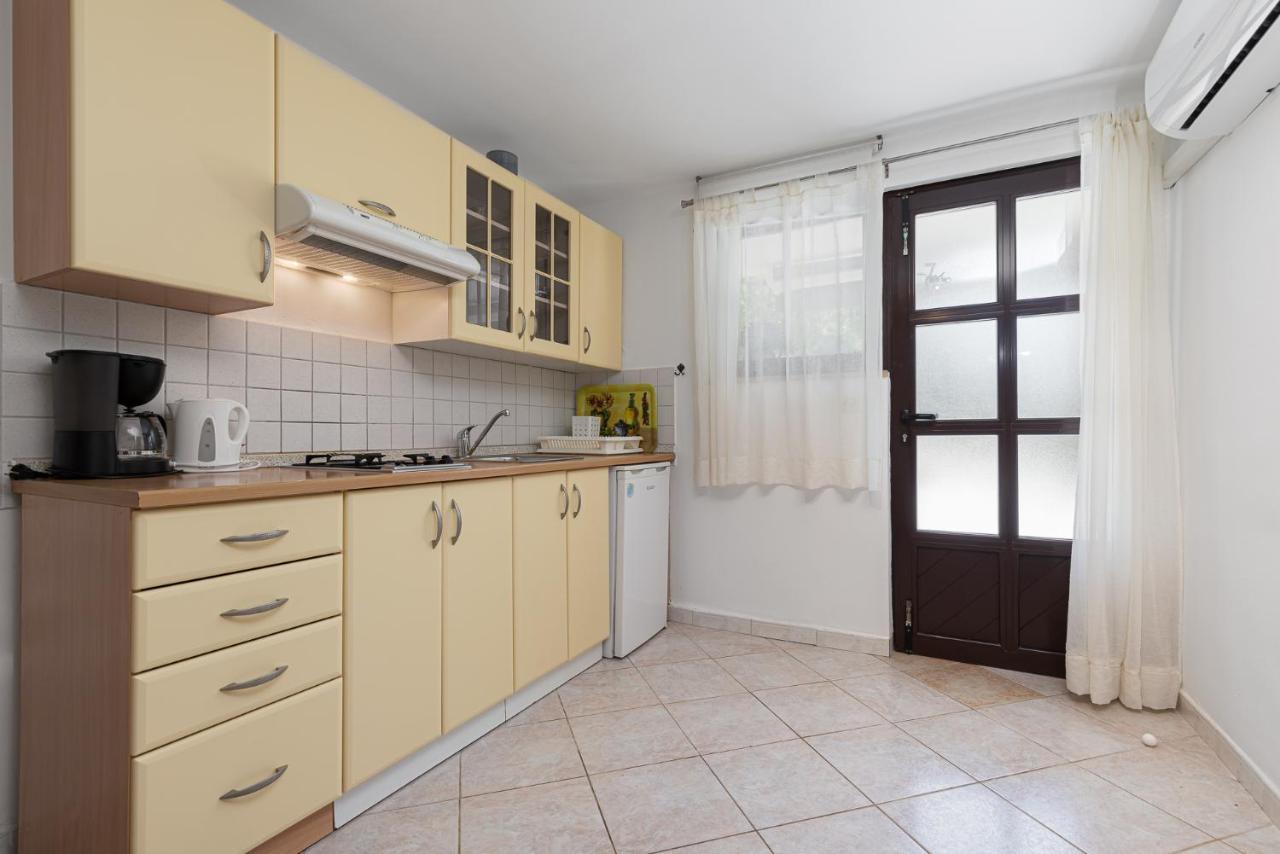Haus Eva Apartment Novigrad  Bagian luar foto