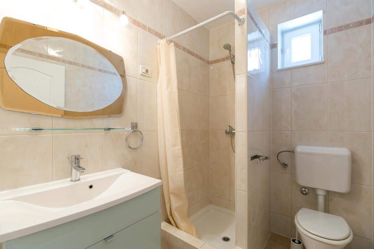 Haus Eva Apartment Novigrad  Bagian luar foto